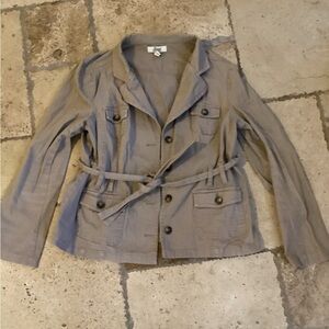 Bass button down belted jacket-SZ L-tan
Pit to pit 19”
Length 22”
Sleeve 23”
Z1